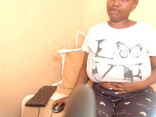EbonyBoobz's Live Webcam
