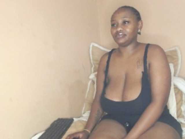 EbonyBoobz
