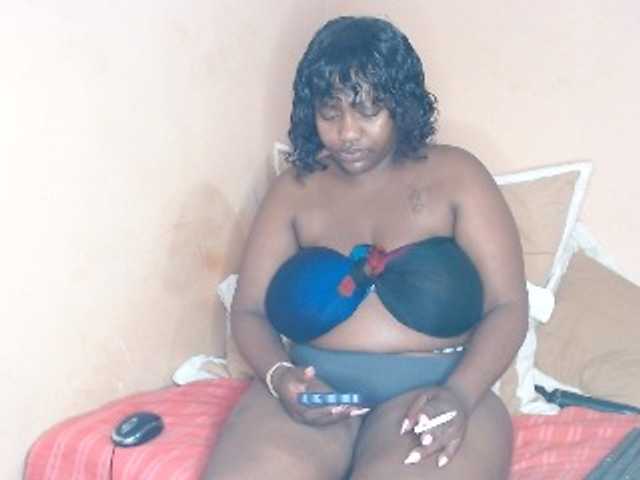 EbonyBoobz