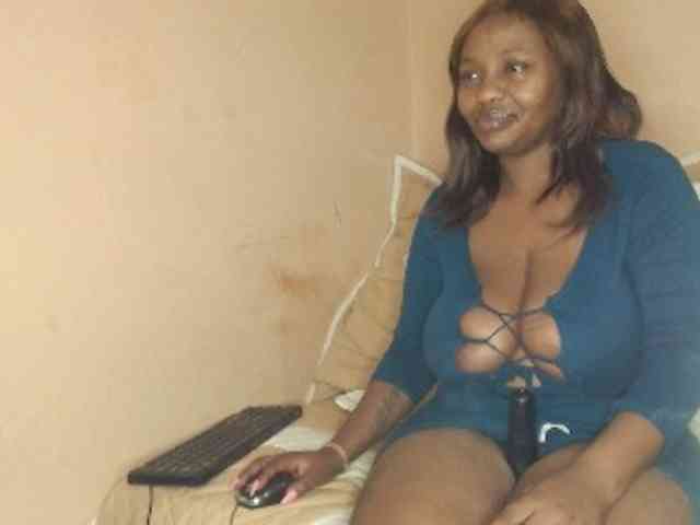EbonyBoobz Live Webcam on BongaCams