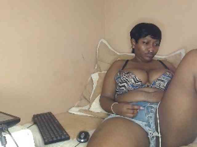 EbonyBoobz