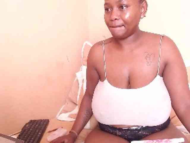 EbonyBoobz webcam