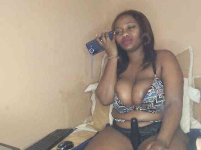 EbonyBoobz EbonyBoobz