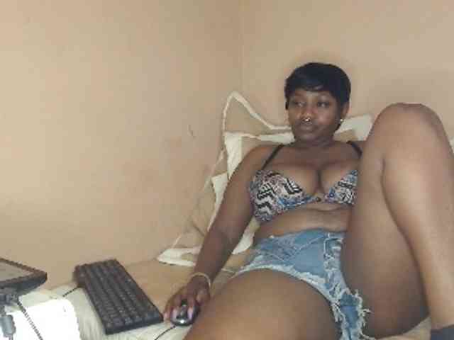 EbonyBoobz