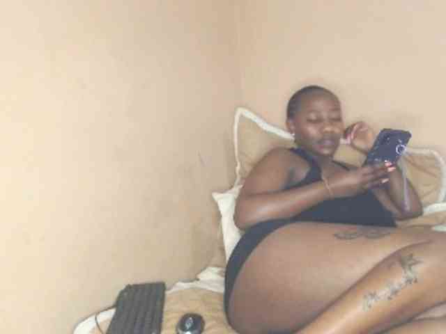 EbonyBoobz webcam