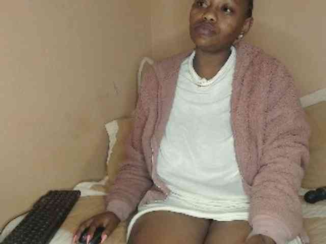 EbonyBoobz webcam