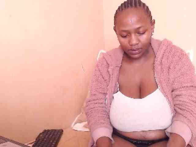 EbonyBoobz webcam