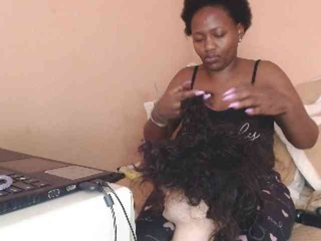EbonyBoobz webcam
