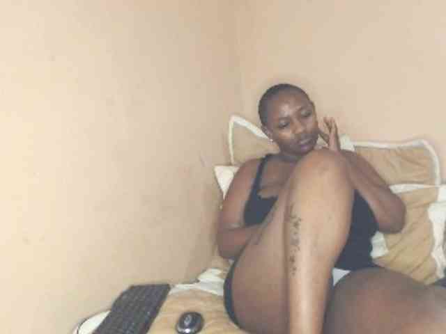 EbonyBoobz
