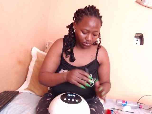 EbonyBoobz webcam
