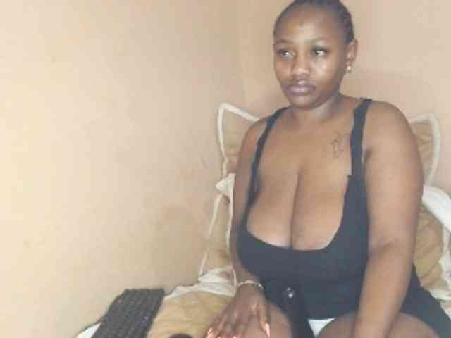 EbonyBoobz webcam