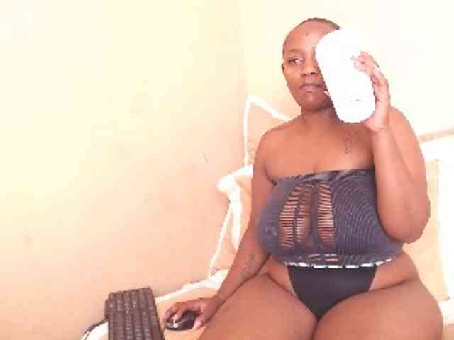 EbonyBoobz EbonyBoobz