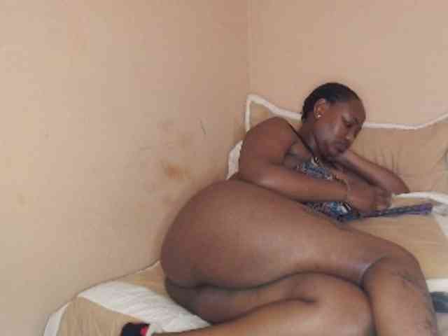 EbonyBoobz