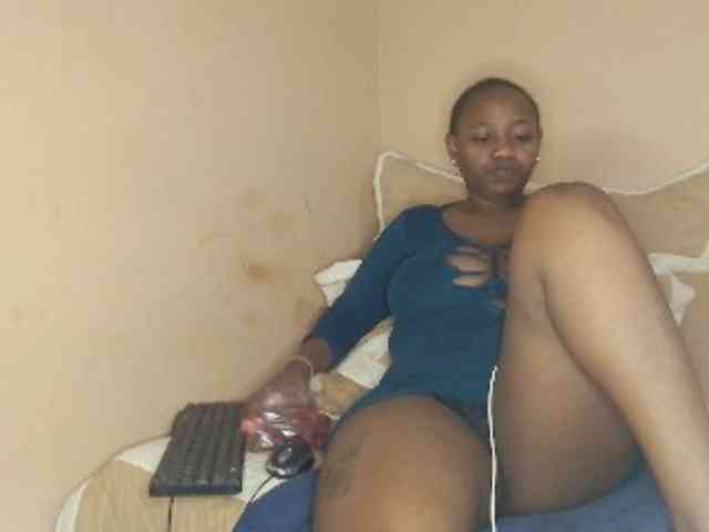 EbonyBoobz webcam