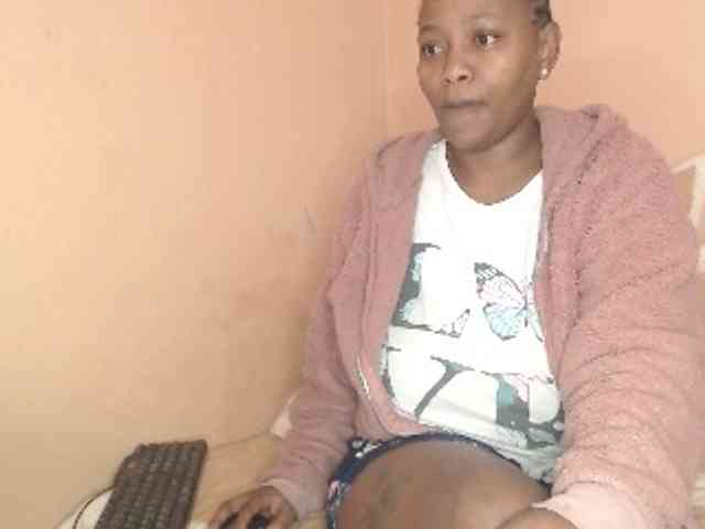 EbonyBoobz webcam