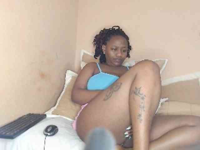 EbonyBoobz
