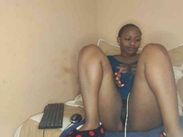 EbonyBoobz webcam