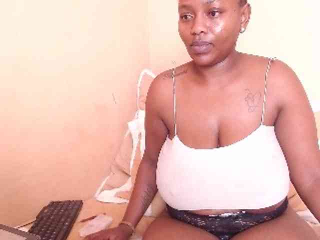 EbonyBoobz webcam