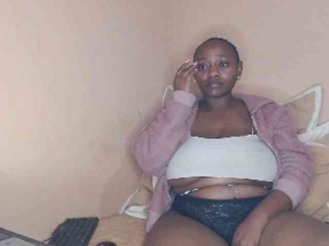 EbonyBoobz webcam