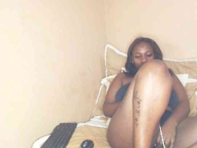 EbonyBoobz webcam