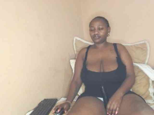 EbonyBoobz