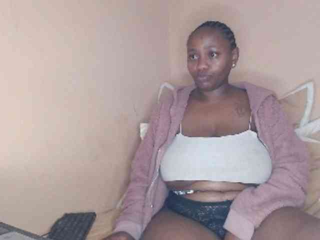 EbonyBoobz webcam
