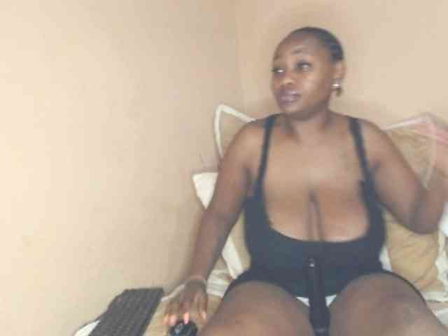 EbonyBoobz