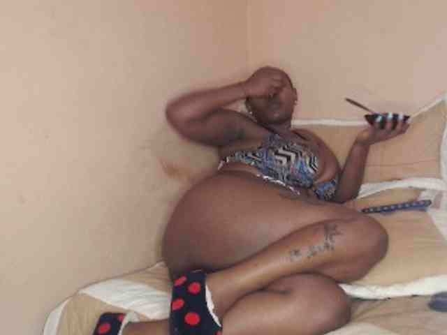 EbonyBoobz webcam