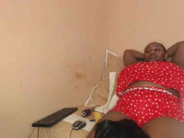 EbonyBoobz webcam