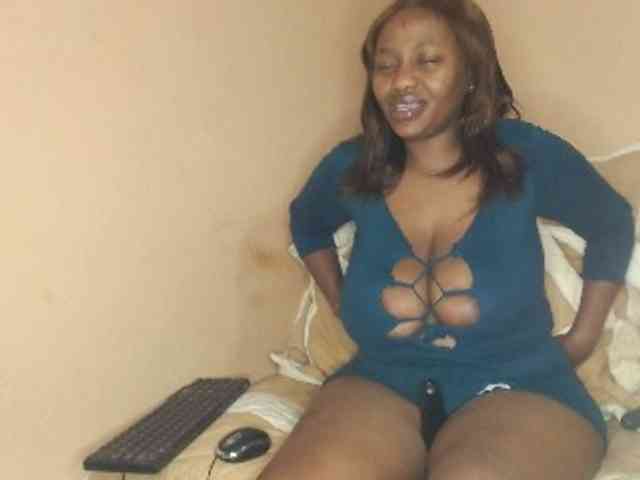 EbonyBoobz