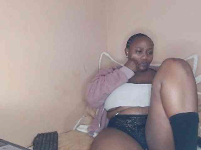 EbonyBoobz webcam