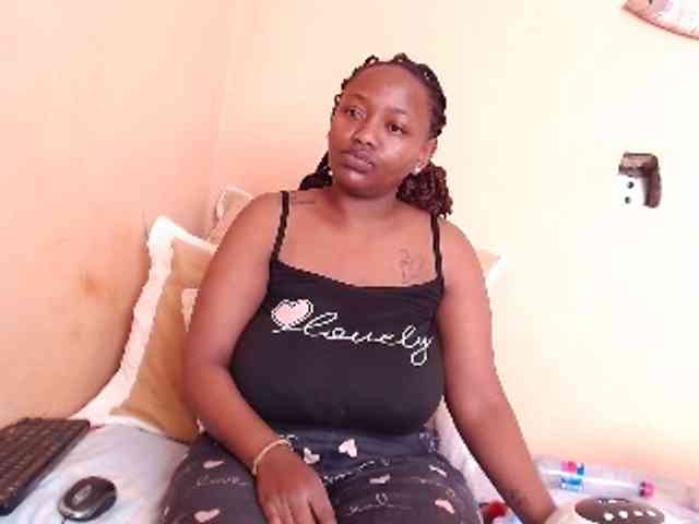 EbonyBoobz webcam