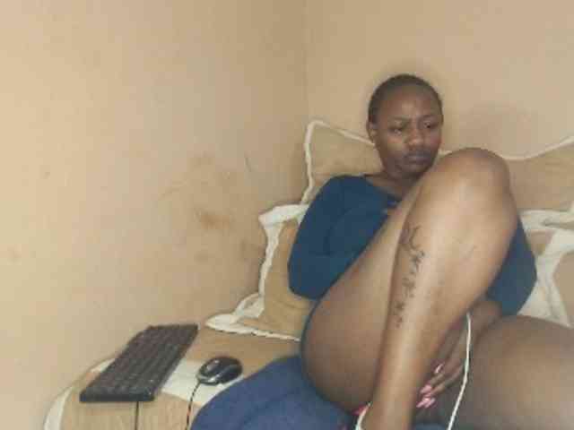 EbonyBoobz webcam
