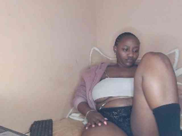EbonyBoobz webcam