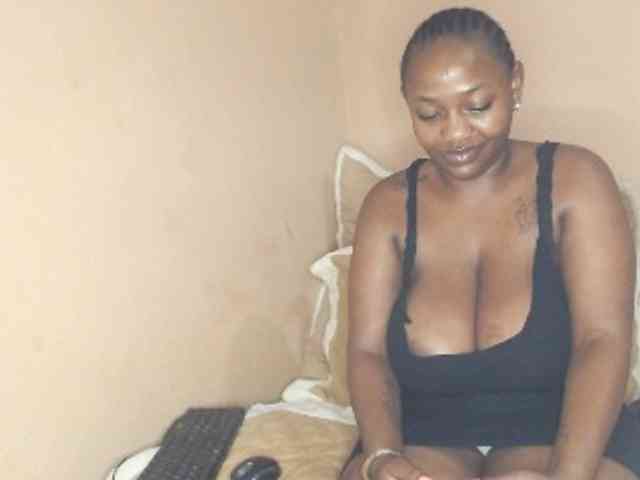 EbonyBoobz