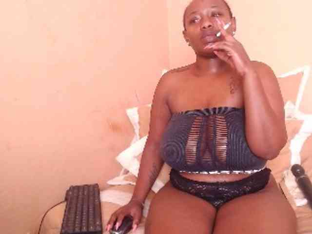 EbonyBoobz webcam