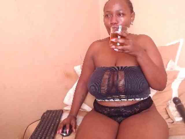 EbonyBoobz