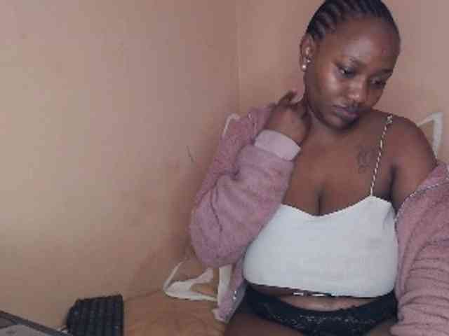 EbonyBoobz webcam