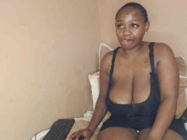 EbonyBoobz webcam