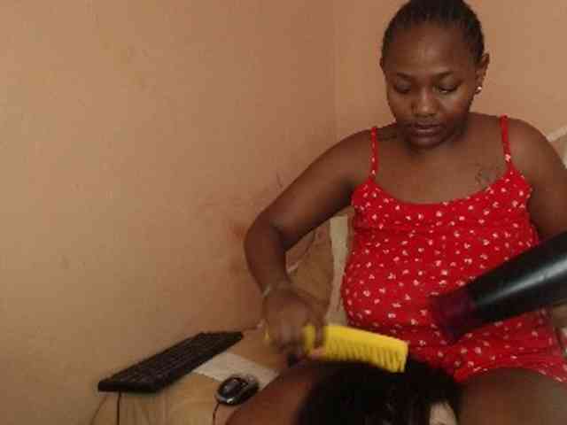 EbonyBoobz webcam