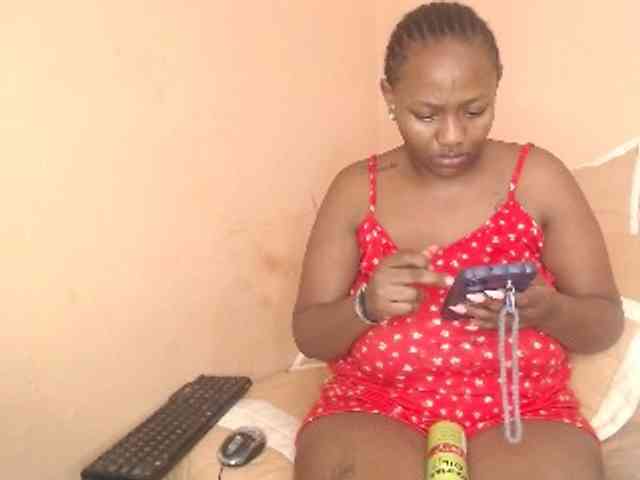 EbonyBoobz webcam