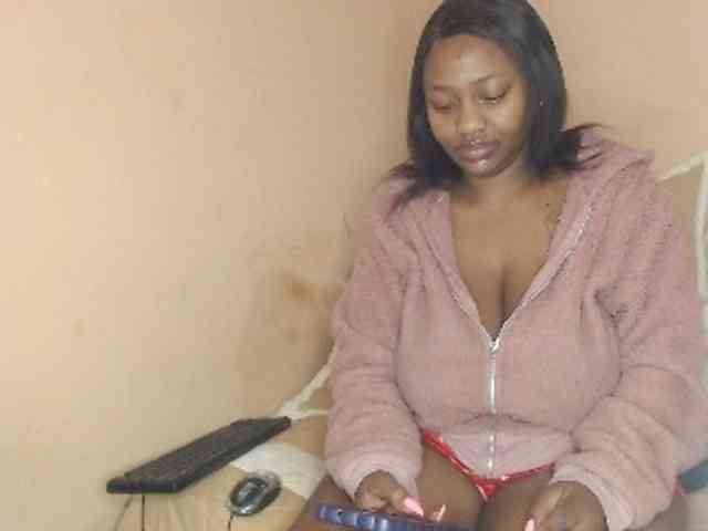 EbonyBoobz webcam