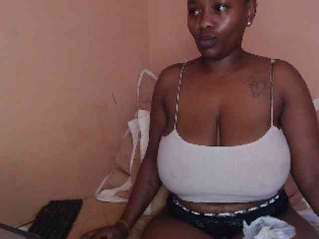 EbonyBoobz webcam