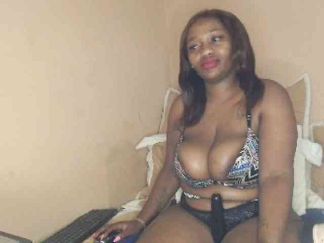 EbonyBoobz