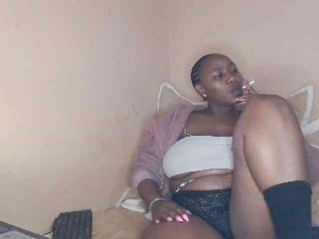 EbonyBoobz webcam
