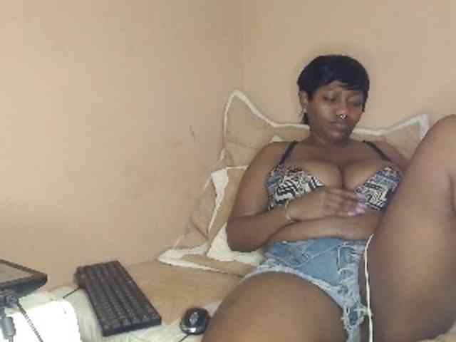 EbonyBoobz