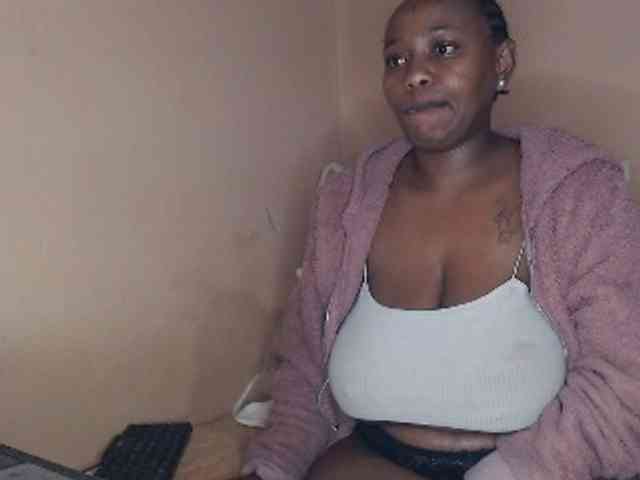 EbonyBoobz Live Webcam on BongaCams
