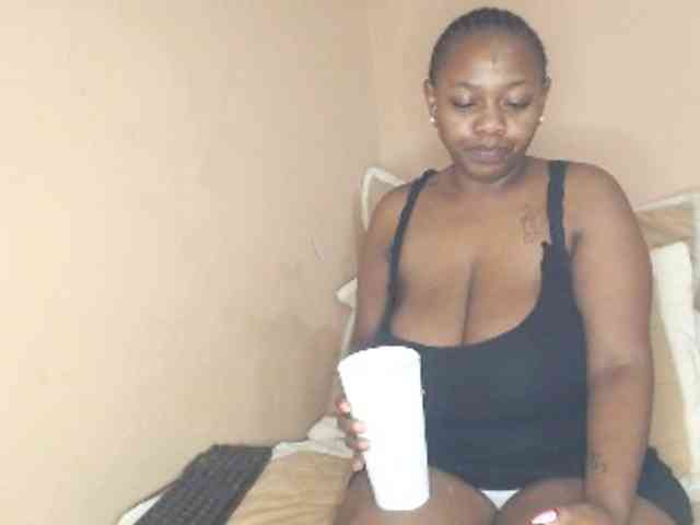 EbonyBoobz webcam