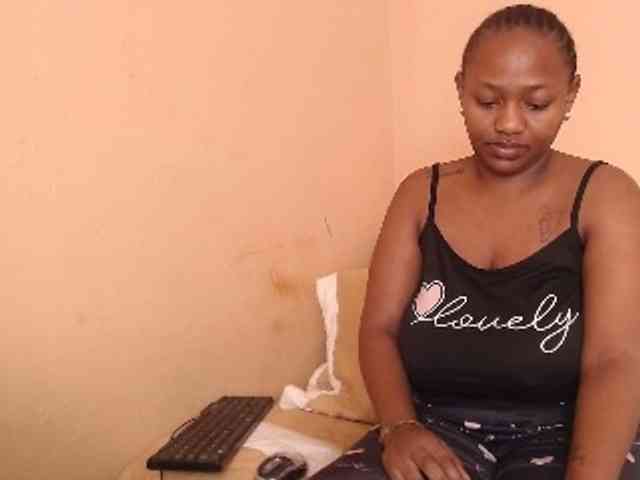 EbonyBoobz