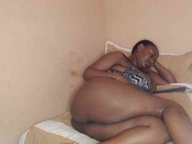 EbonyBoobz webcam